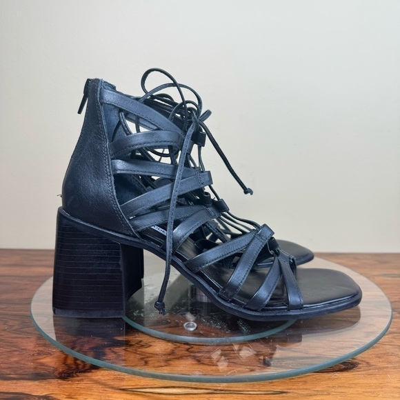NEW Steve Madden Cherri30 strappy Sandal - black leather - Picture 6 of 16